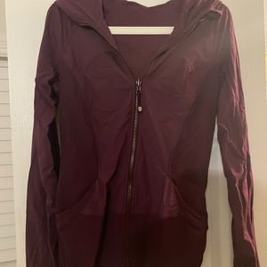 Lululemon in flux jacket Bordeaux color size 8